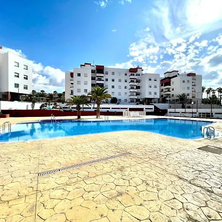 Urb. Palmeras Del Sur Con Piscina アパート